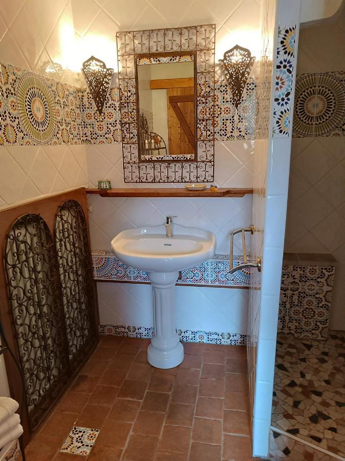 Le Castellou Bed & Breakfast